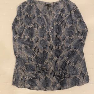 WHBM Sz 8 Blue Snake top